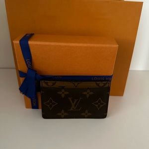 Louis Vuitton reverse monogram card holder